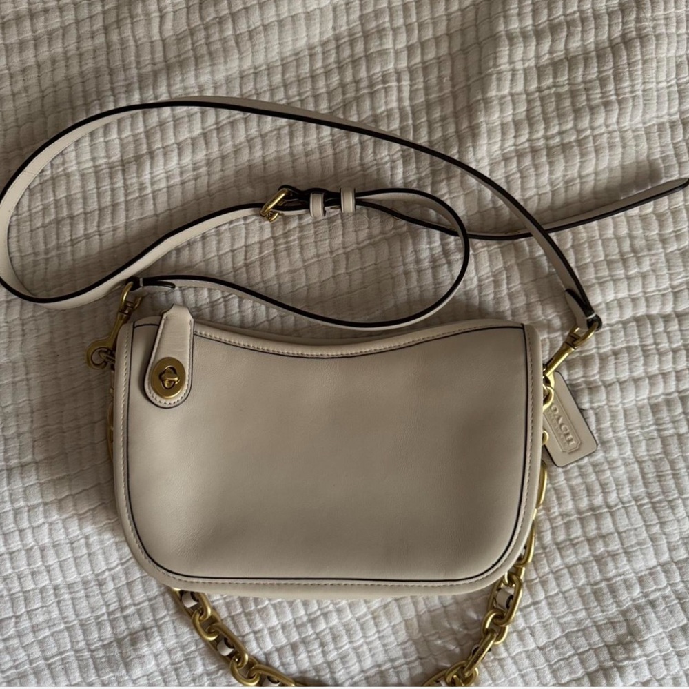 Coach swinger bag with chain